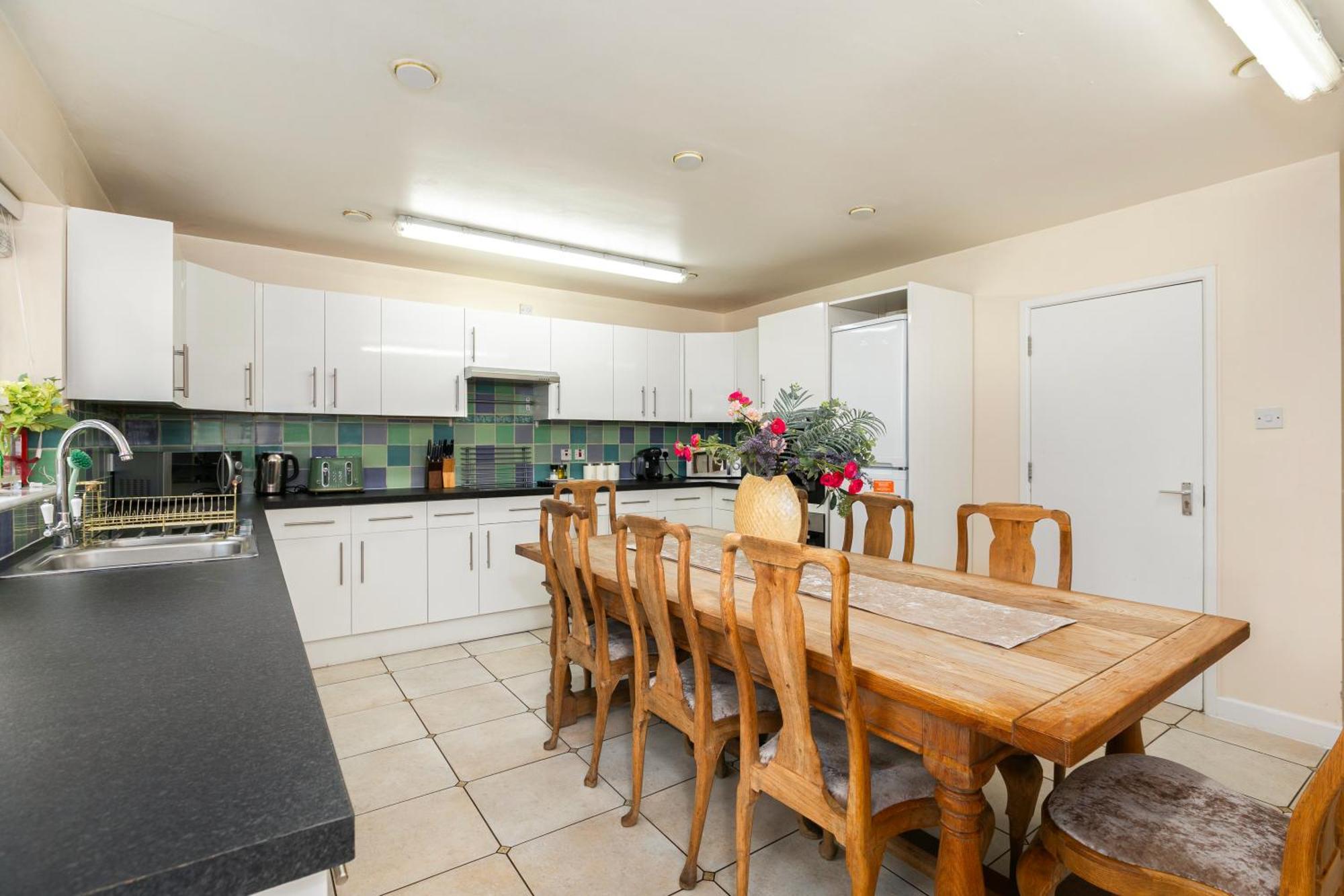 Rural Lodge Stay In Windsor! Hot Tub! Sleeps 20 Bray Exterior photo