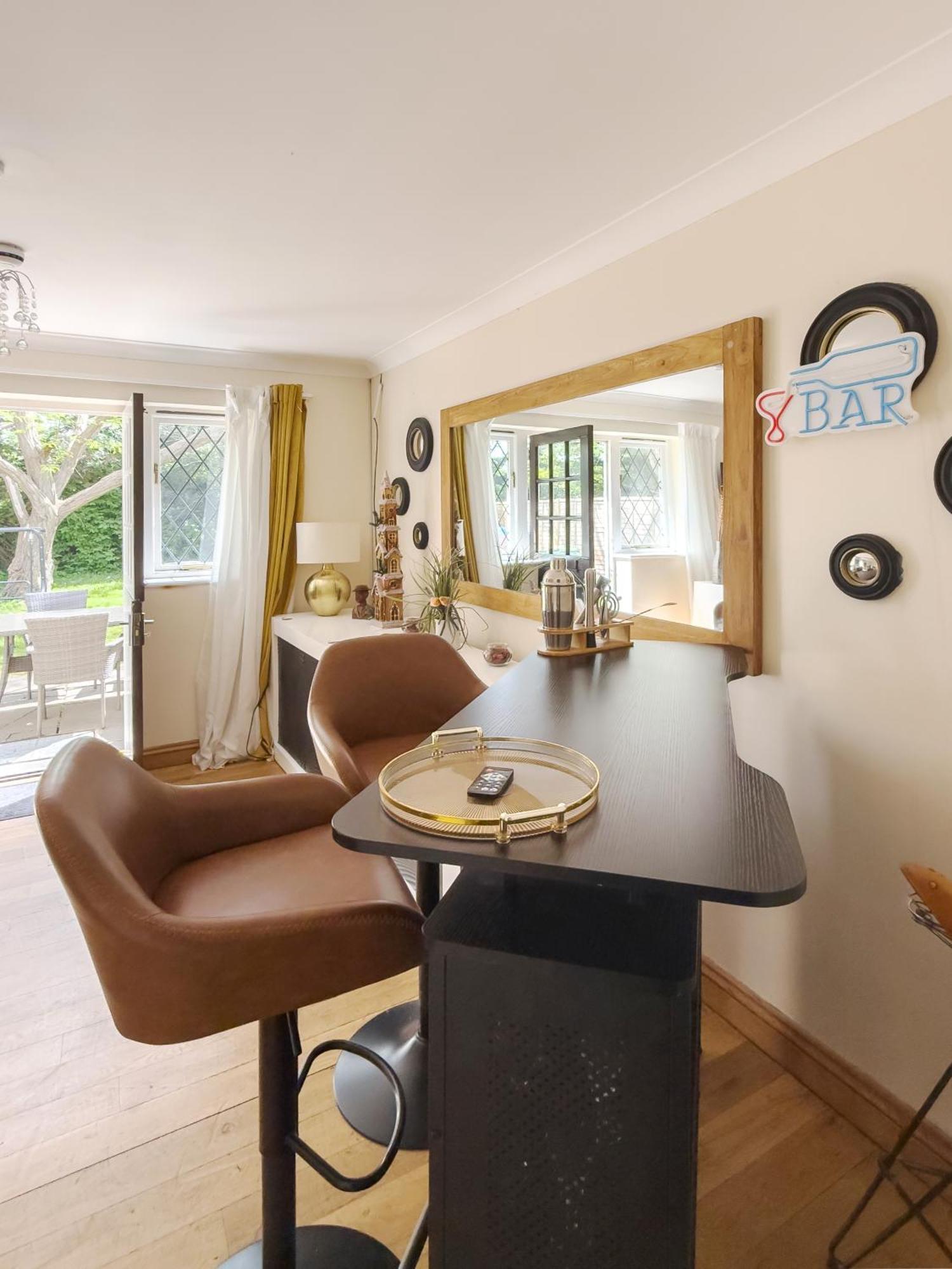 Rural Lodge Stay In Windsor! Hot Tub! Sleeps 20 Bray Exterior photo