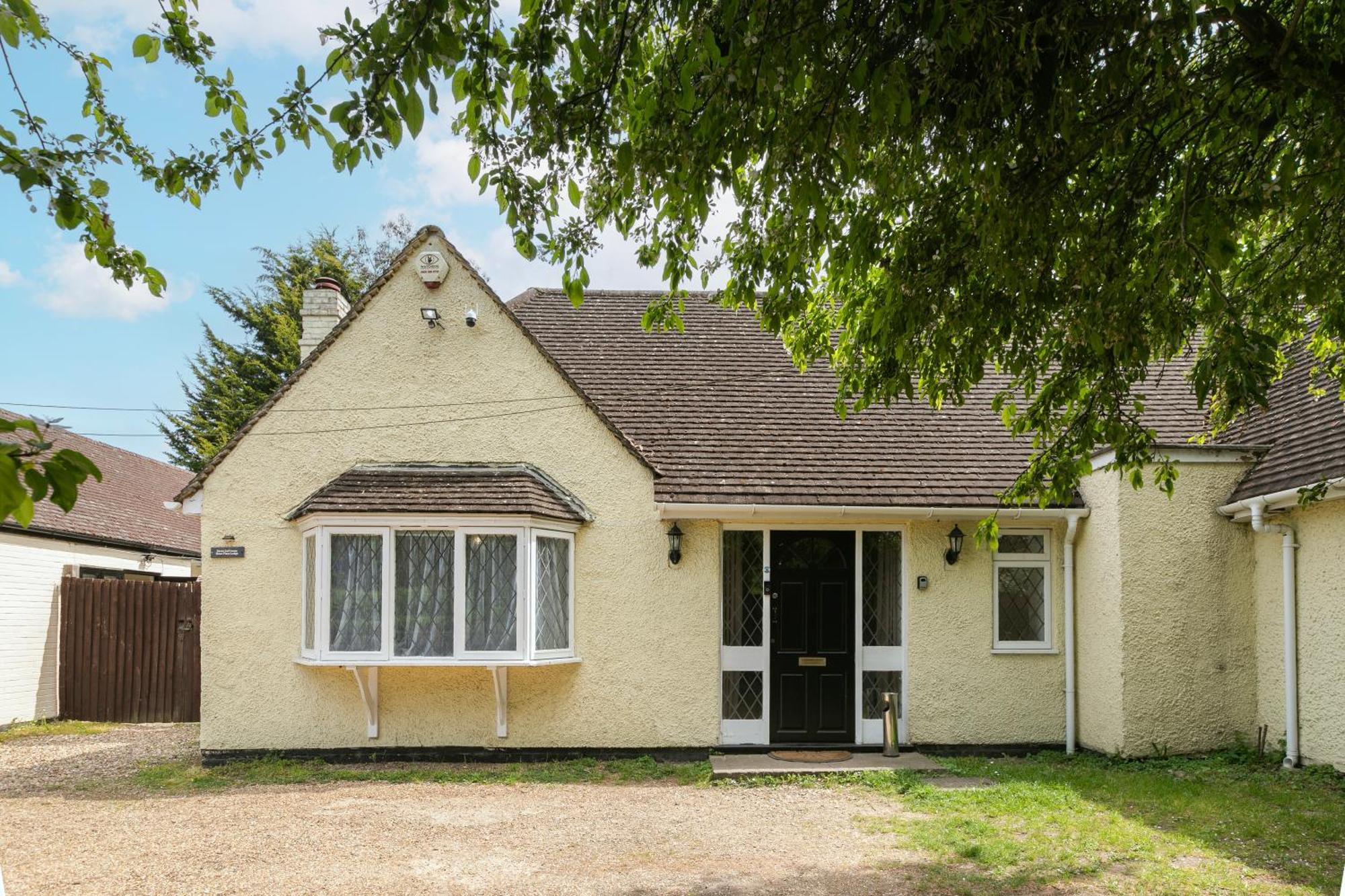 Rural Lodge Stay In Windsor! Hot Tub! Sleeps 20 Bray Exterior photo