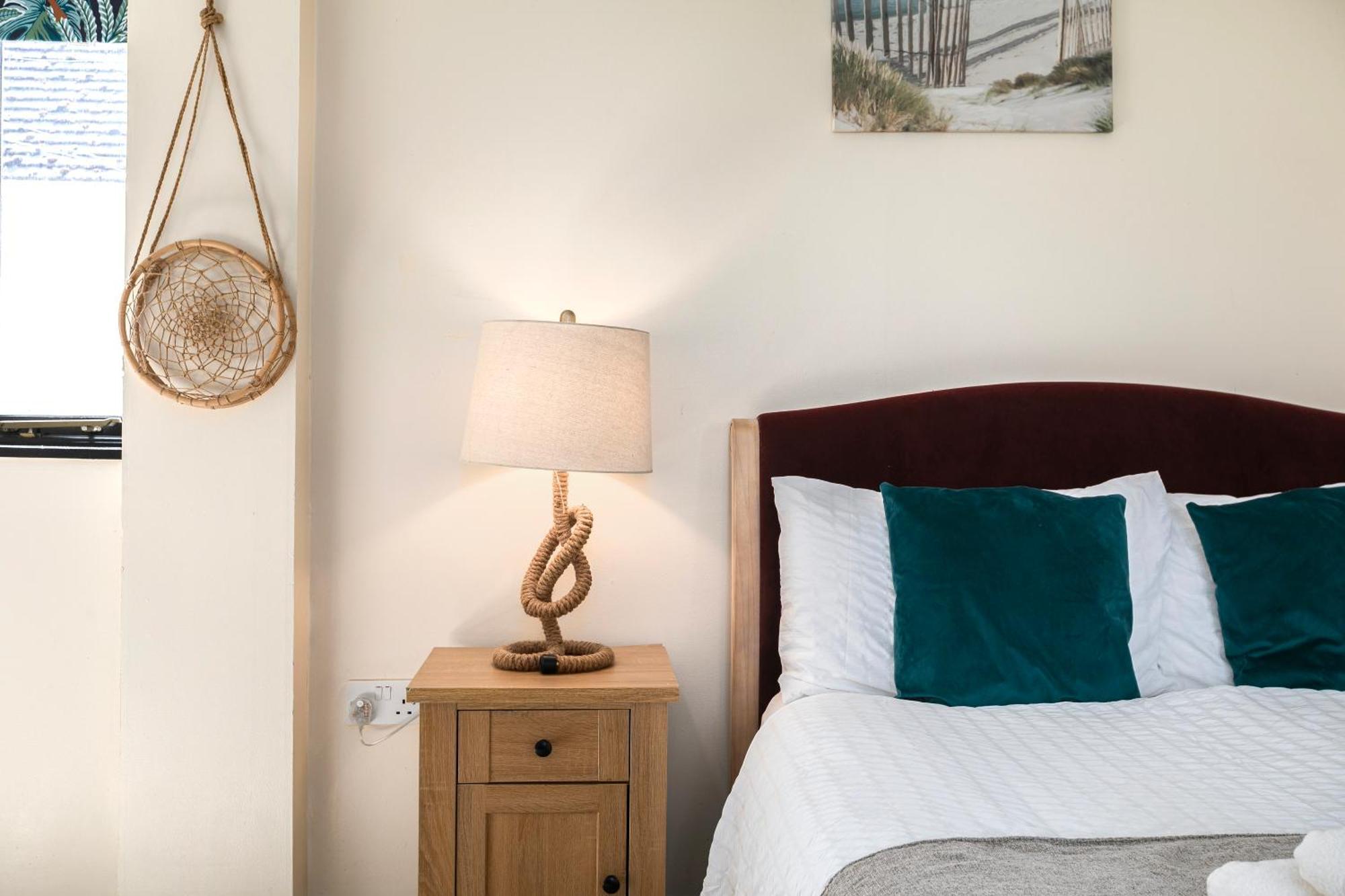 Rural Lodge Stay In Windsor! Hot Tub! Sleeps 20 Bray Exterior photo