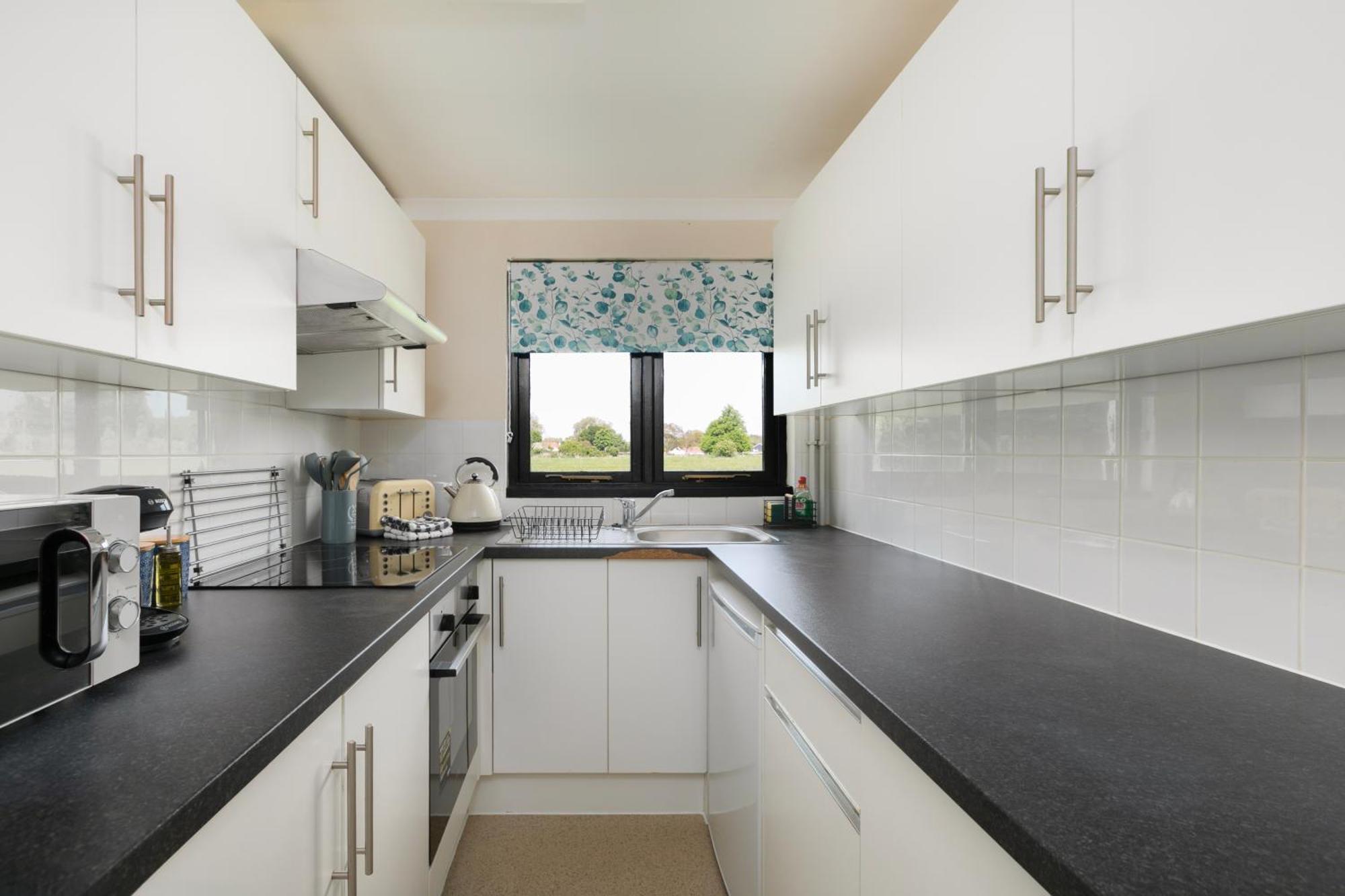 Rural Lodge Stay In Windsor! Hot Tub! Sleeps 20 Bray Exterior photo