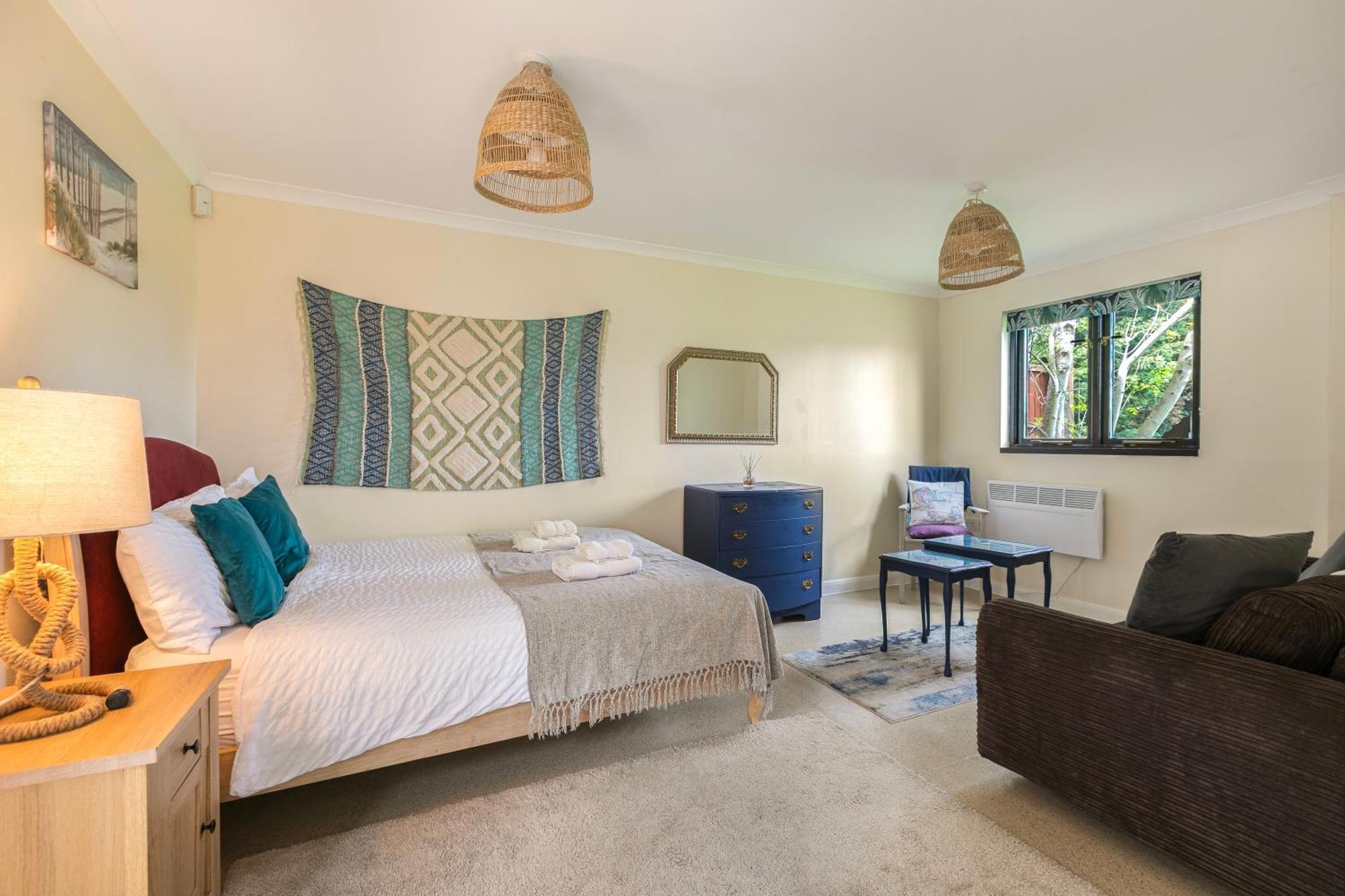 Rural Lodge Stay In Windsor! Hot Tub! Sleeps 20 Bray Exterior photo