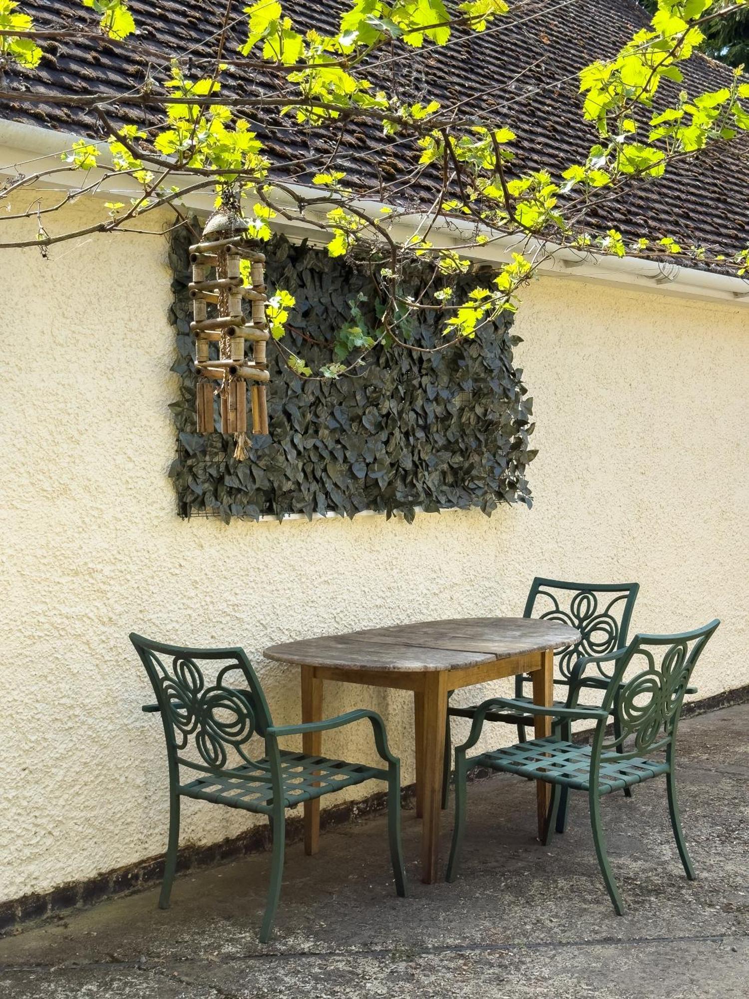 Rural Lodge Stay In Windsor! Hot Tub! Sleeps 20 Bray Exterior photo